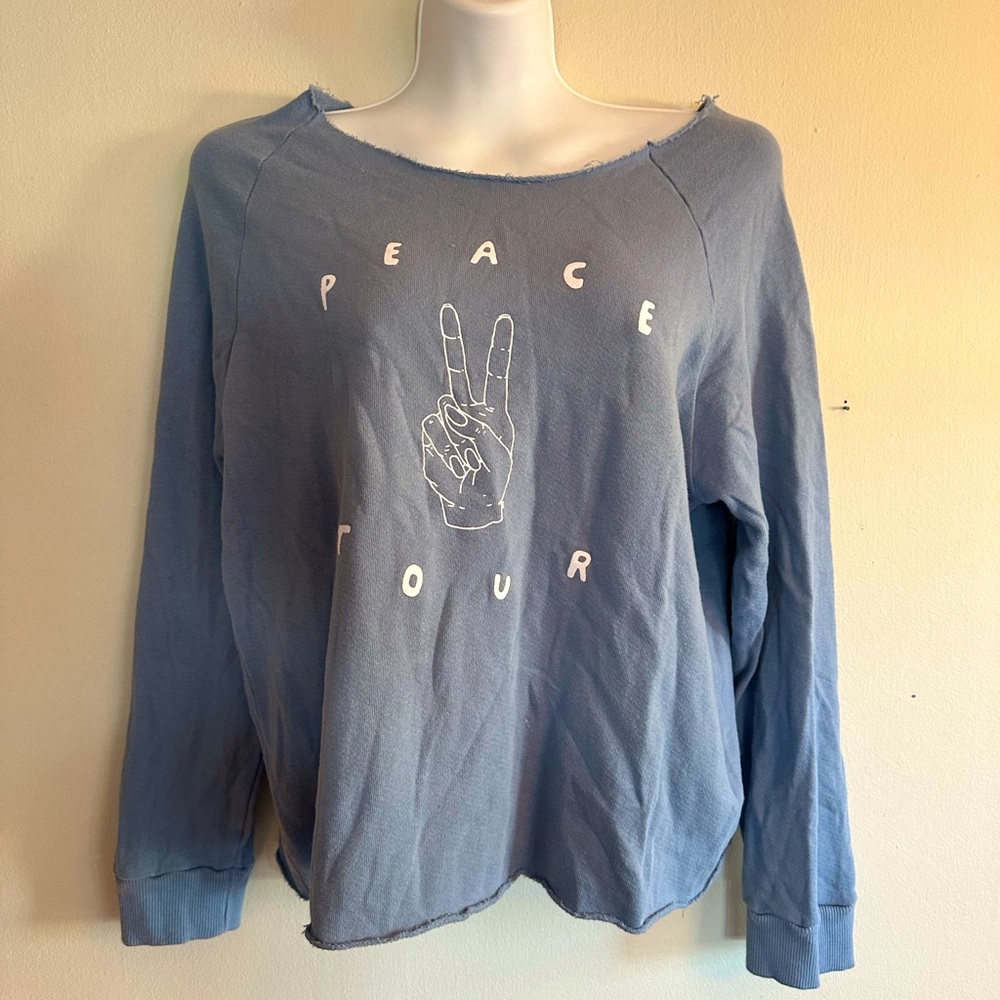 Cute Sweatshirt. Size large.
